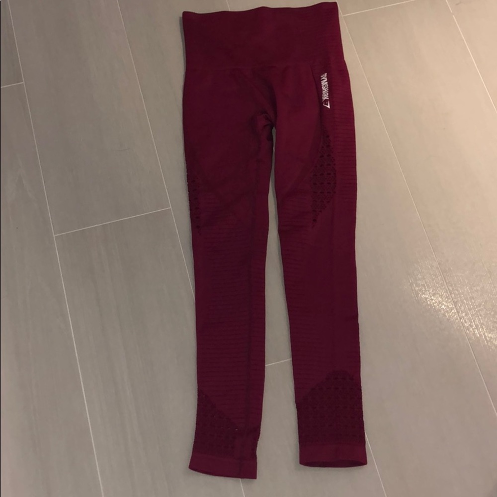 High Rise Gym Shark Leggings in perfect condition!
